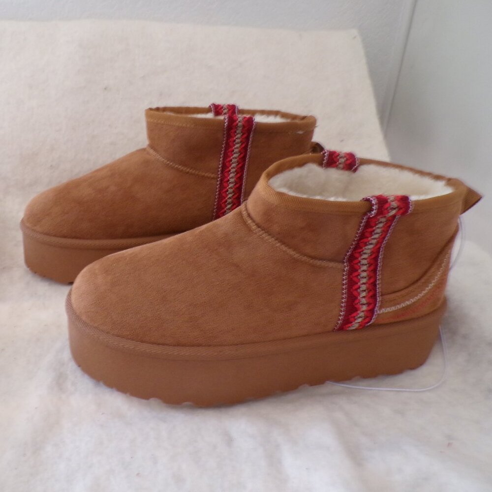 BARGAIN Olivia + Kate Low Slung Faux Fur Lined Platform Women’s Boots Sz 9.5 - Picture 5 of 7